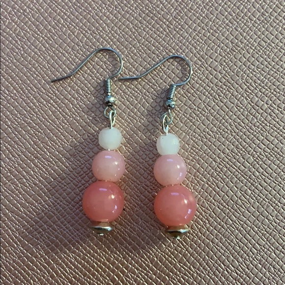 Pink ombré glass bead dangle earrings - Picture 1 of 1